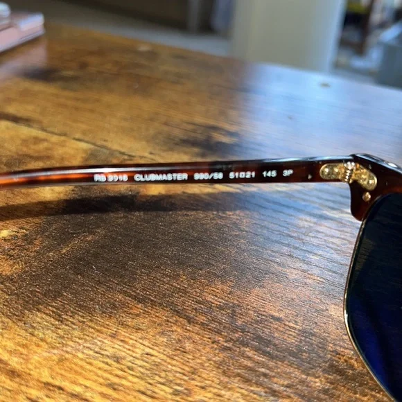 Polarized ray ban clubmaster classic with tortoise frame